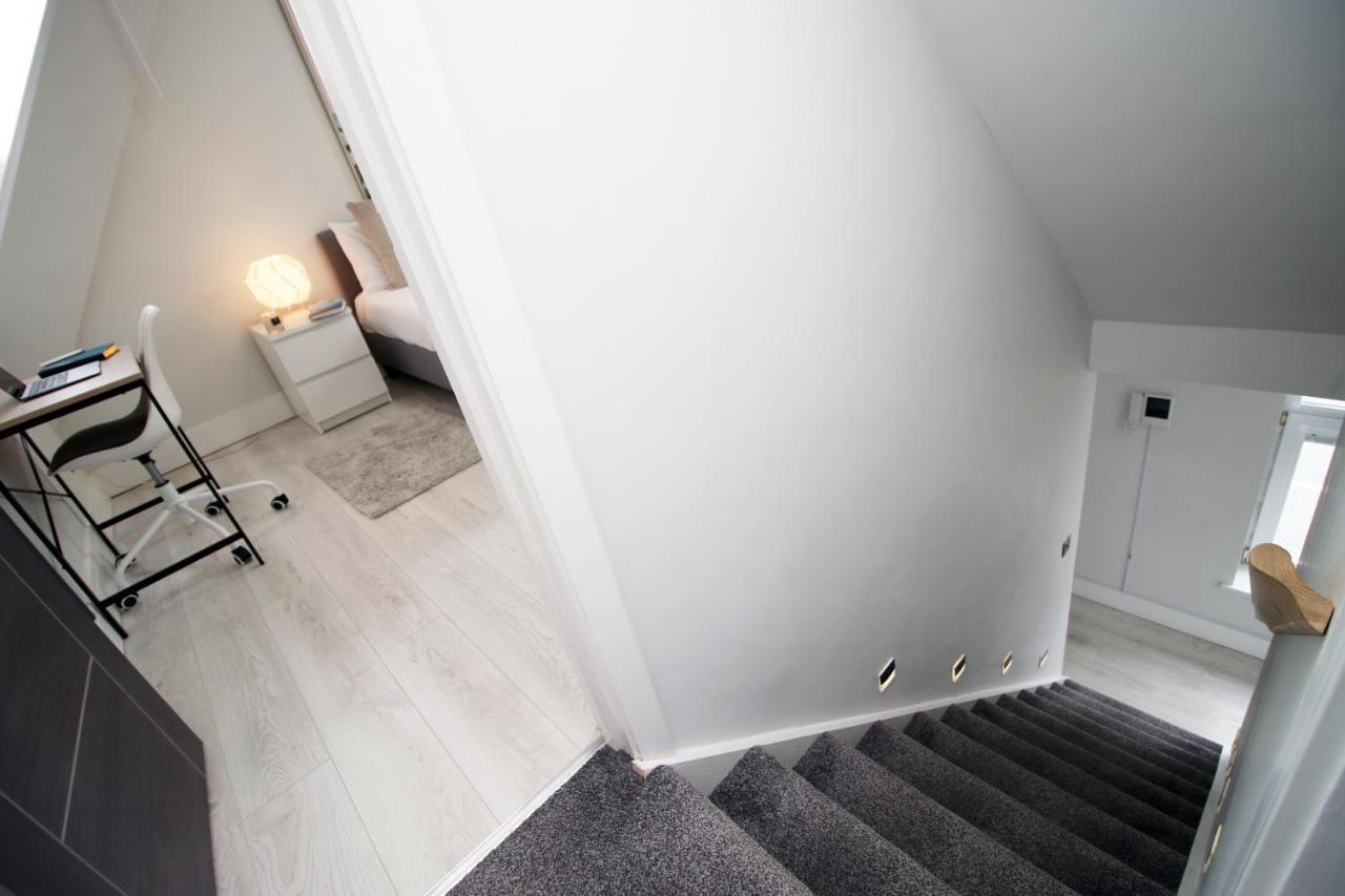 New 2 Bed Comfort - Functional - Secure - Private Cardiff Exterior foto