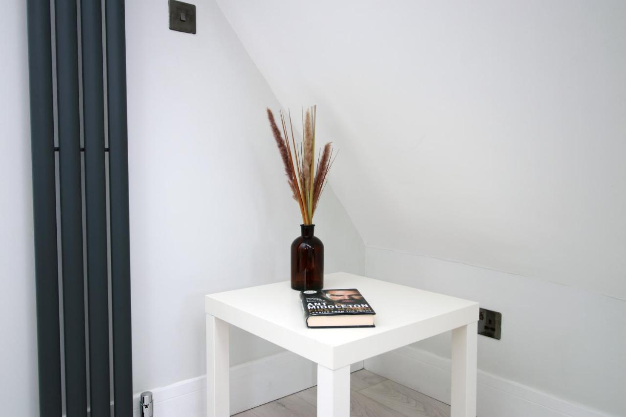 New 2 Bed Comfort - Functional - Secure - Private Cardiff Exterior foto