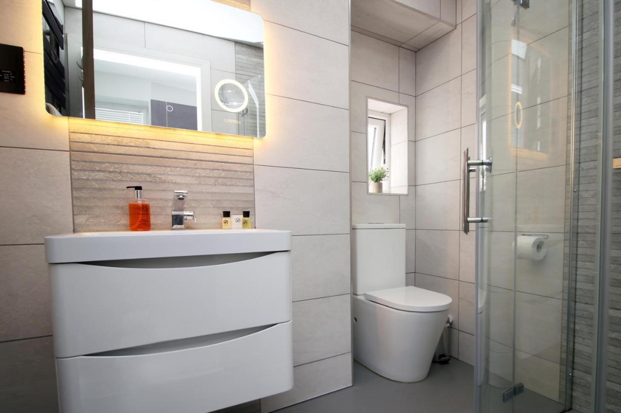 New 2 Bed Comfort - Functional - Secure - Private Cardiff Exterior foto